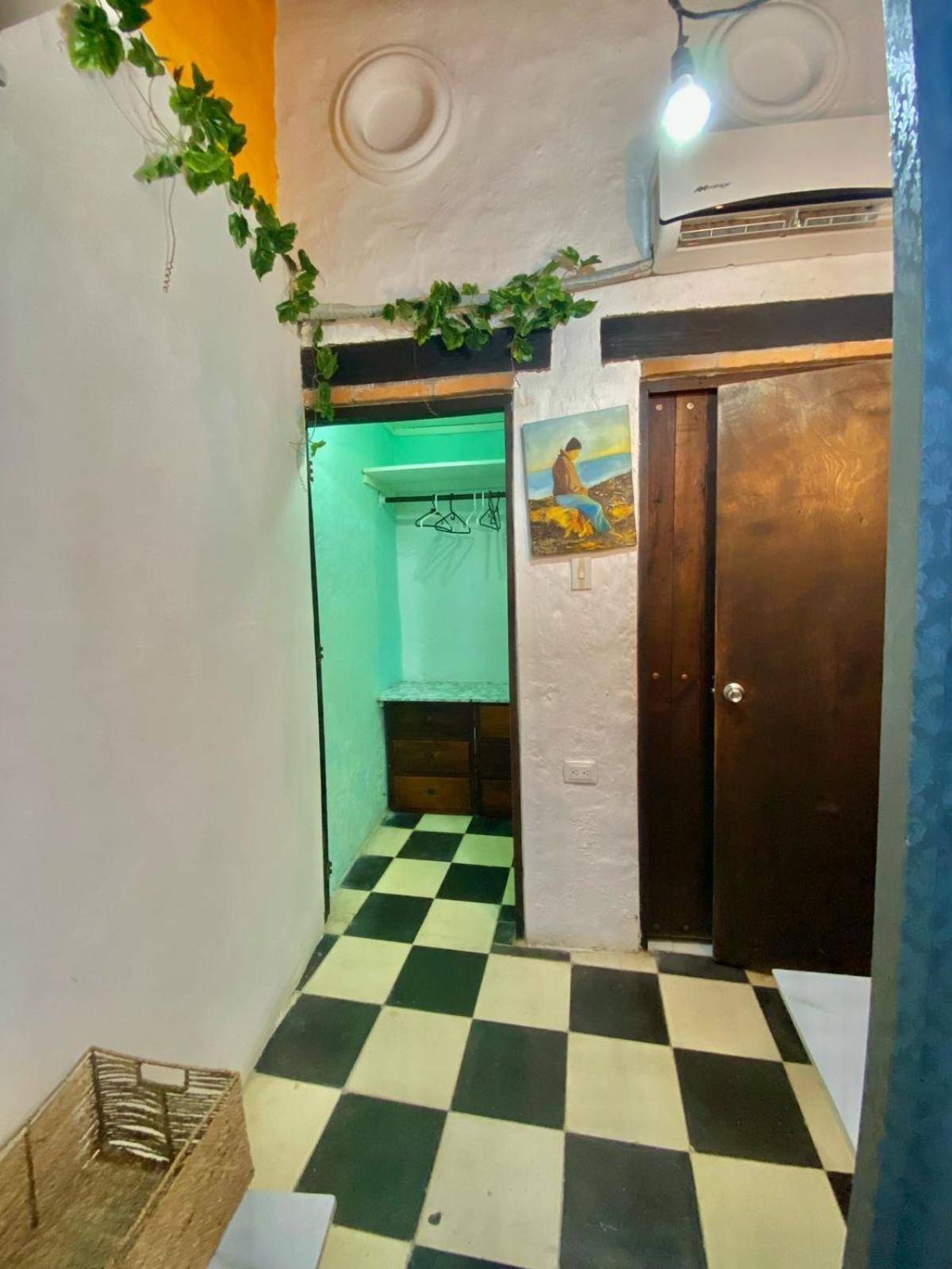 Hostel La Antigua Capsula Cartagena Екстер'єр фото