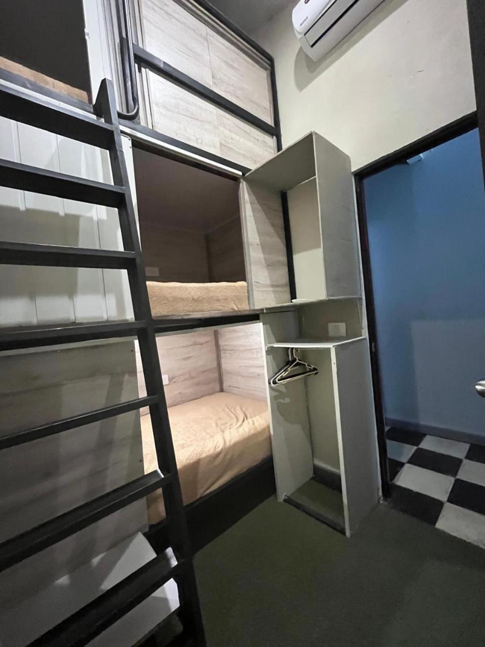Hostel La Antigua Capsula Cartagena Екстер'єр фото